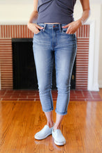 Load image into Gallery viewer, Judy Blue Medium Wash Mid Rise Skinny Capri