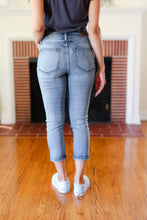 Load image into Gallery viewer, Judy Blue Medium Wash Mid Rise Skinny Capri
