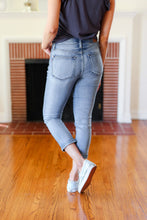 Load image into Gallery viewer, Judy Blue Medium Wash Mid Rise Skinny Capri
