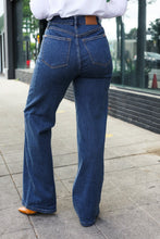 Load image into Gallery viewer, Judy Blue Medium Wash High Waist Wide Leg Jeans