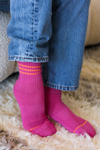 Load image into Gallery viewer, Fuchsia Sporty Ankle Socks
