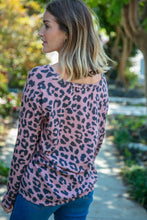 Load image into Gallery viewer, Leopard Color Block V Neck Knit Top
