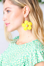 Load image into Gallery viewer, Canary Handwoven Straw Flower Dangle Earrings
