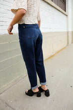 Load image into Gallery viewer, Judy Blue High-Rise Boyfriend Dark Blue Wash Jeans
