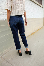 Load image into Gallery viewer, Judy Blue High-Rise Boyfriend Dark Blue Wash Jeans
