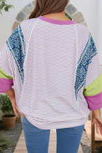 Load image into Gallery viewer, 66DISCO - Floral Colorblock Raw Edge Patch Blouse (S-XL)
