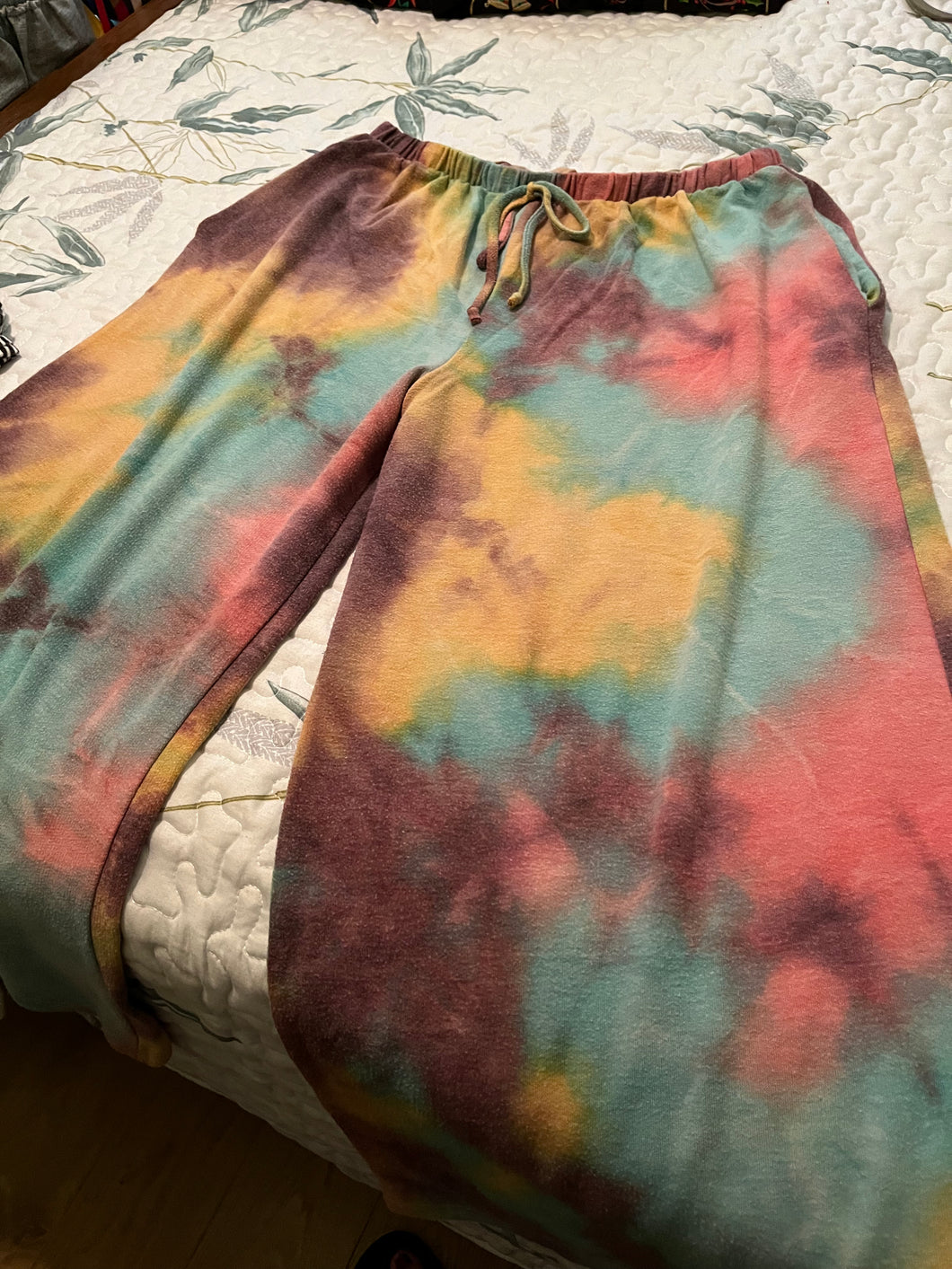 Tie Dye Capri Lounge Pants