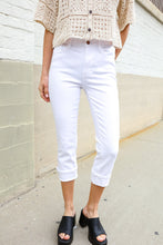 Load image into Gallery viewer, Judy Blue White Midrise Cuffed Hem Skinny Fit Capris
