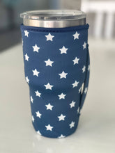 Load image into Gallery viewer, Harris Girls &amp; Co. - Tumbler Sleeve With Handle "Stars"
