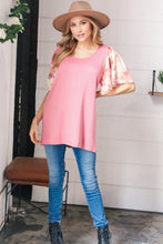 Load image into Gallery viewer, Mauve Rib Floral Chiffon Flutter Sleeve Knit Top
