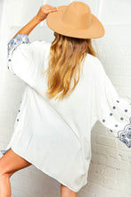 Load image into Gallery viewer, Ivory &amp; Blue Bohemian Border Embroidered Kimono
